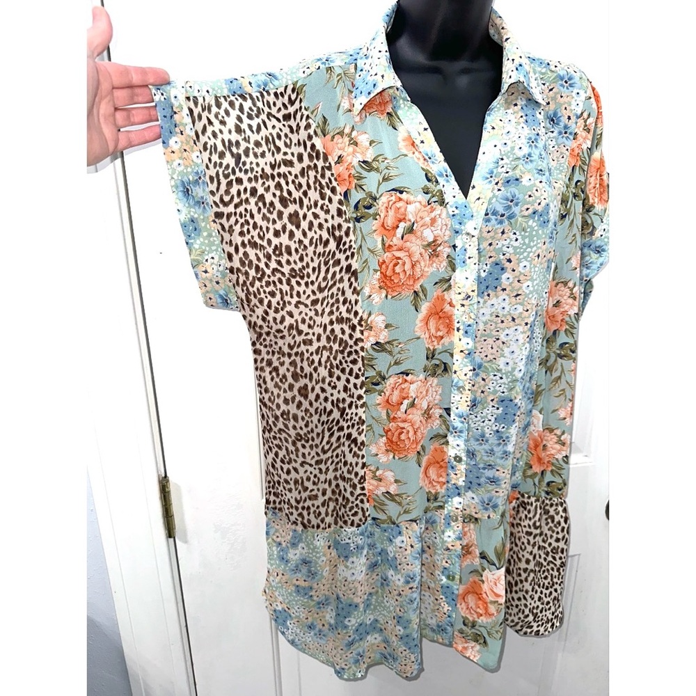 Umgee mixed patchwork tunic blouse featuring flor… - image 2